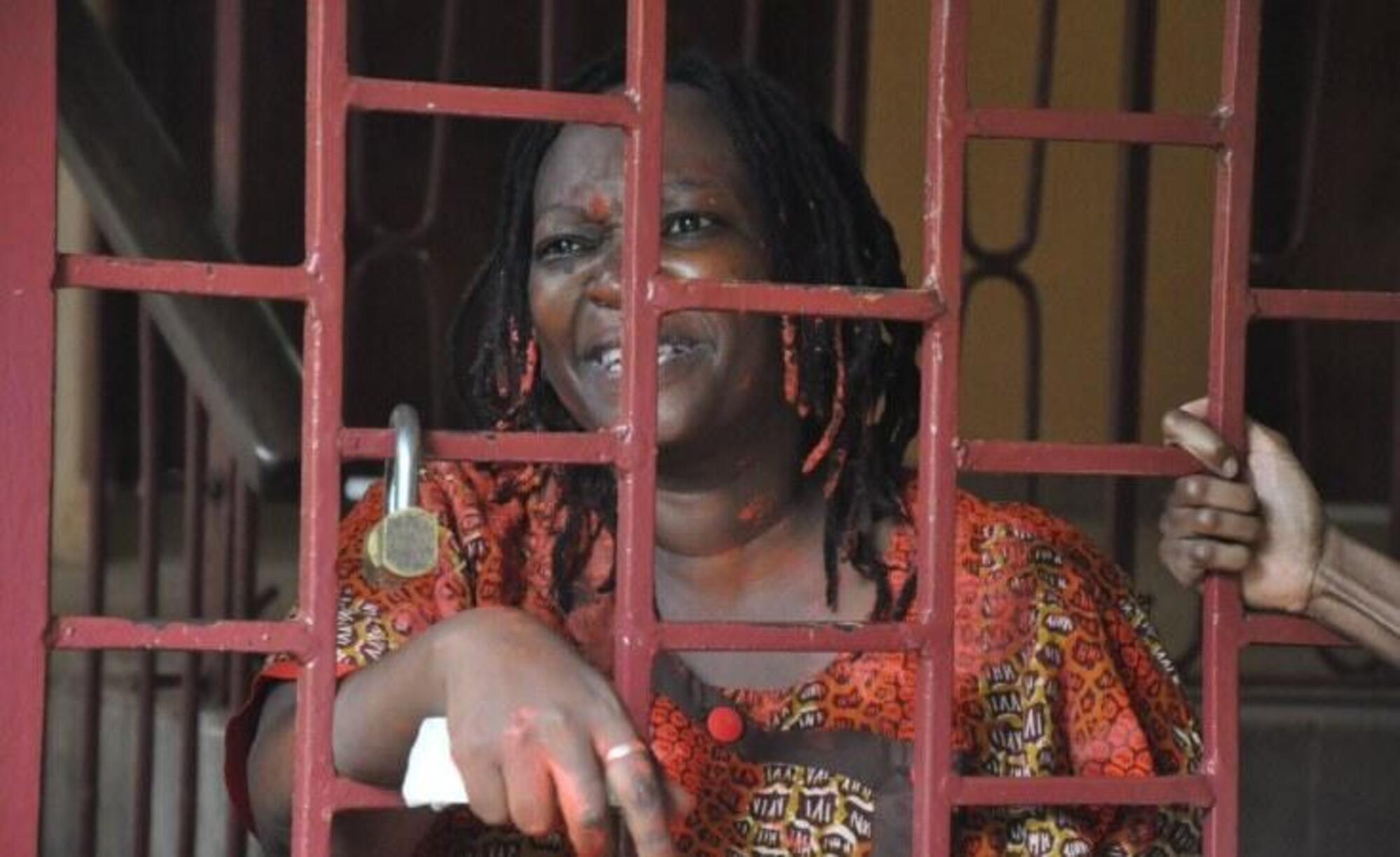  Stella Nyanzi in carcere dopo aver condiviso una poesia sulla vagina della madre del premier ugandese