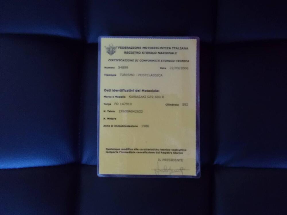 Kawasaki GPZ600R (4)