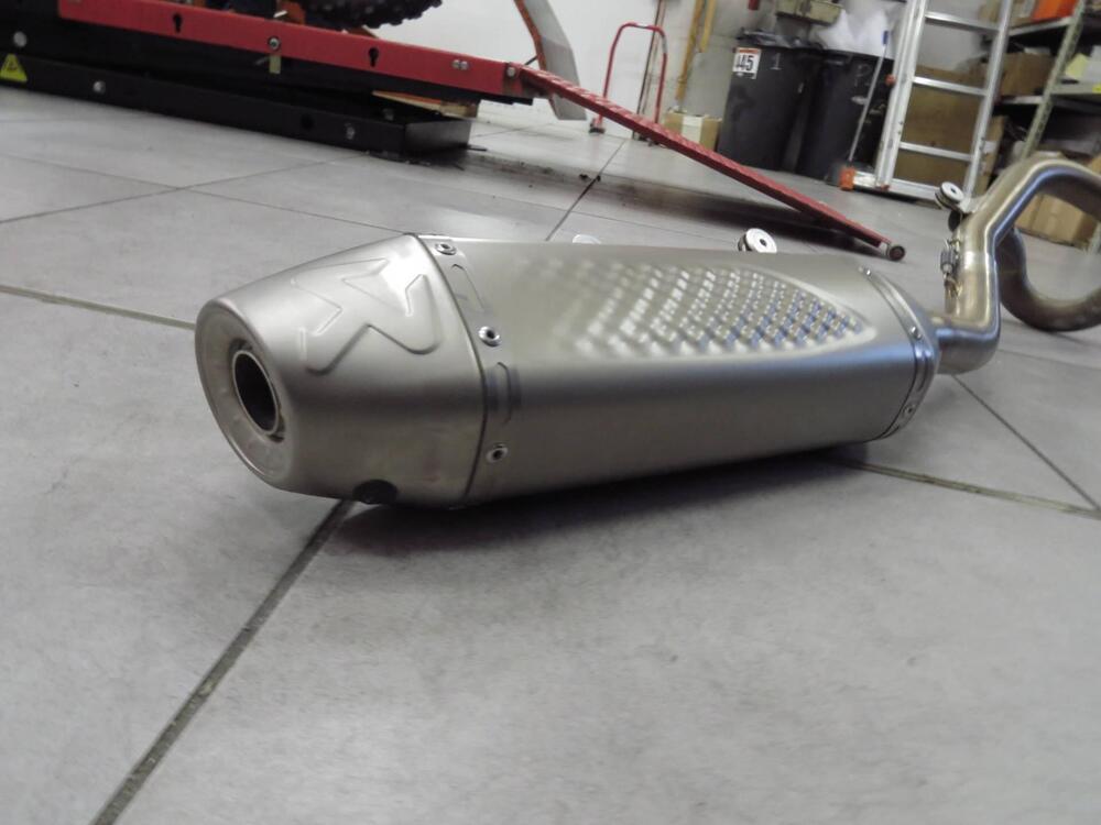 AKRAPOVIČ "RACING LINE" KTM 500 26605901044 Akrapovic (3)