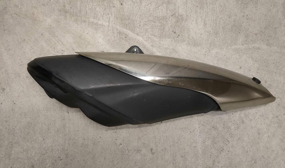 Marmitta terminale scarico originale Suzuki Gladiu (2)