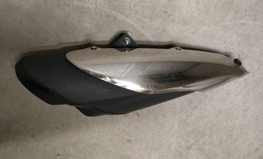 Marmitta terminale scarico originale Suzuki Gladiu (3)