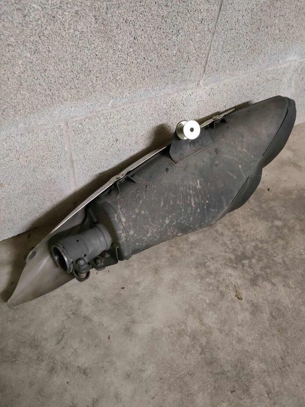 Marmitta terminale scarico originale Suzuki Gladiu (5)