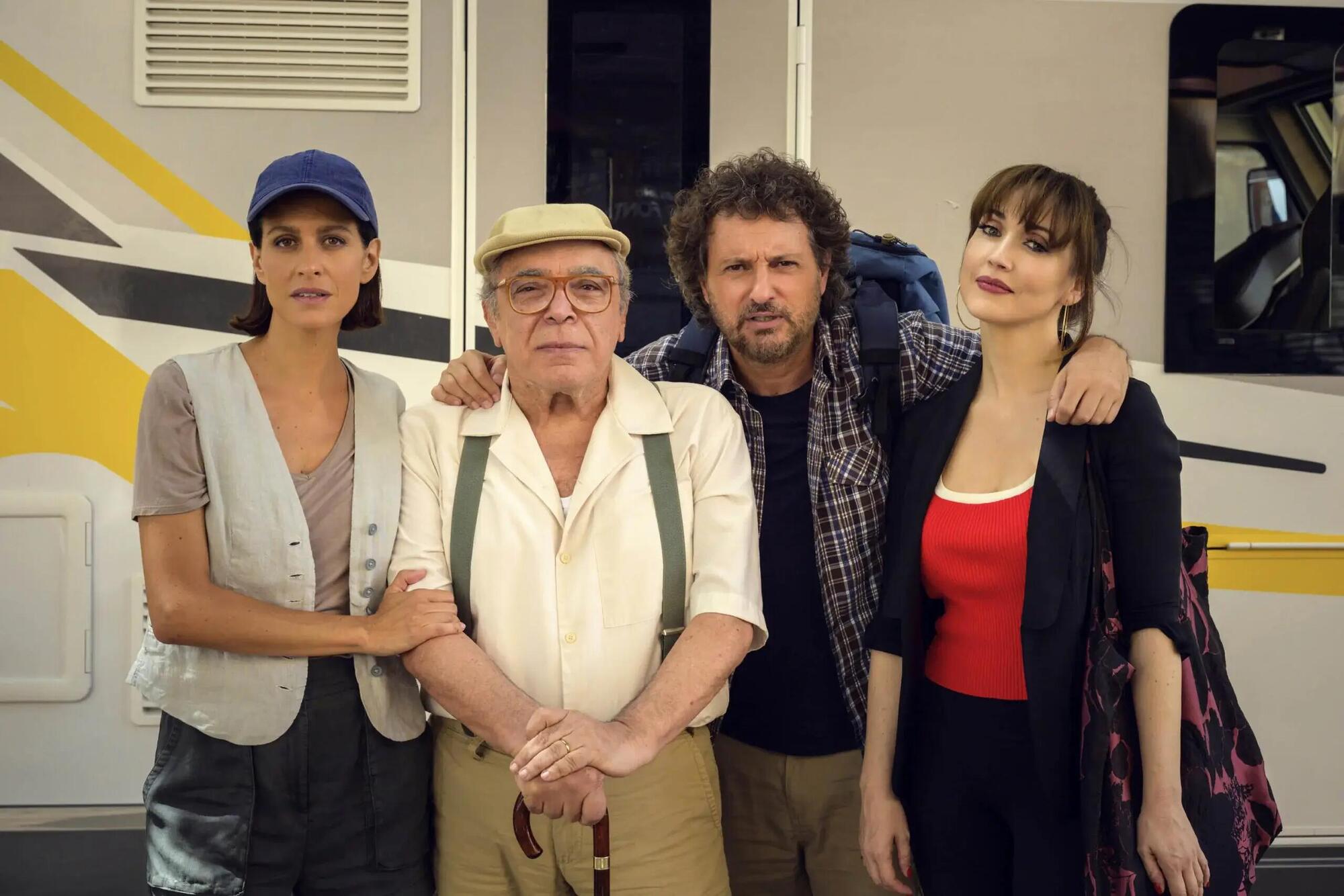 Da sinistra: Giulia Bevilacqua, Nino Frassica, Leonardo Pieraccioni e Chiara Francini