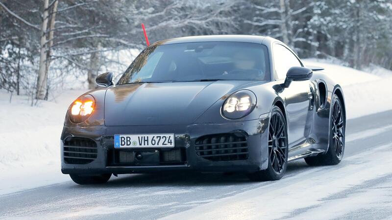 Porsche 911 Turbo, nel 2025 arriva il nuovo facelift ibrido [Foto Spia]