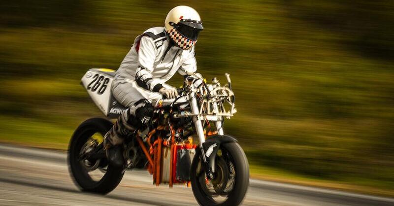 Dal MIT una moto elettrica a idrogeno; la base era una Ducati 900 SS del 1999