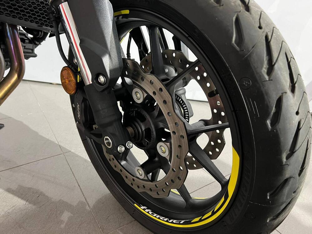 Honda CB 750 Hornet (2023 - 24) (3)