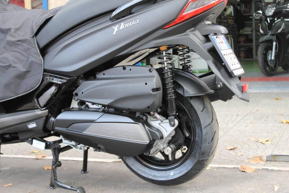 Kymco X-Town 300i (2021 - 24) (3)