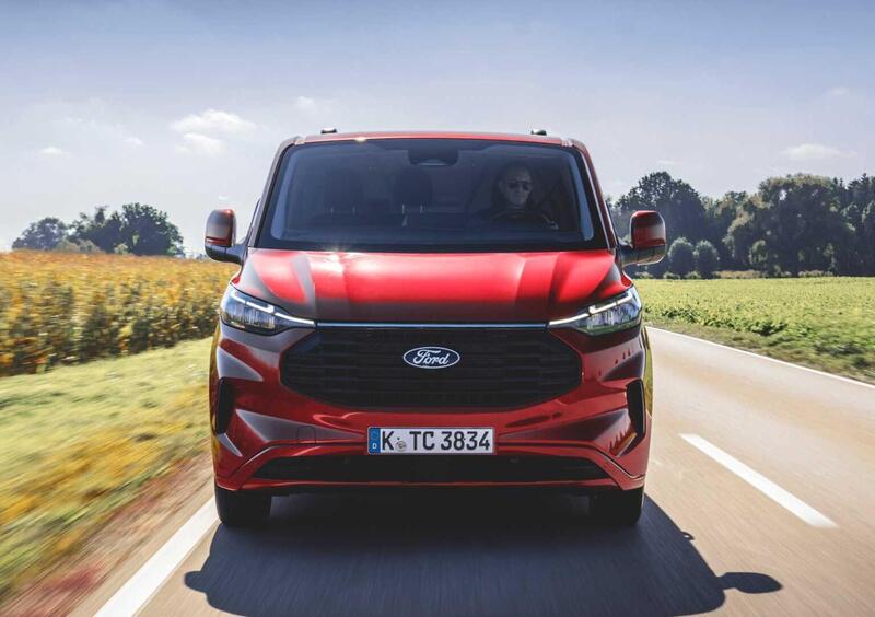 Ford Transit Custom Furgone (3)