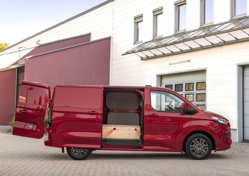 Ford Transit Custom Furgone (8)