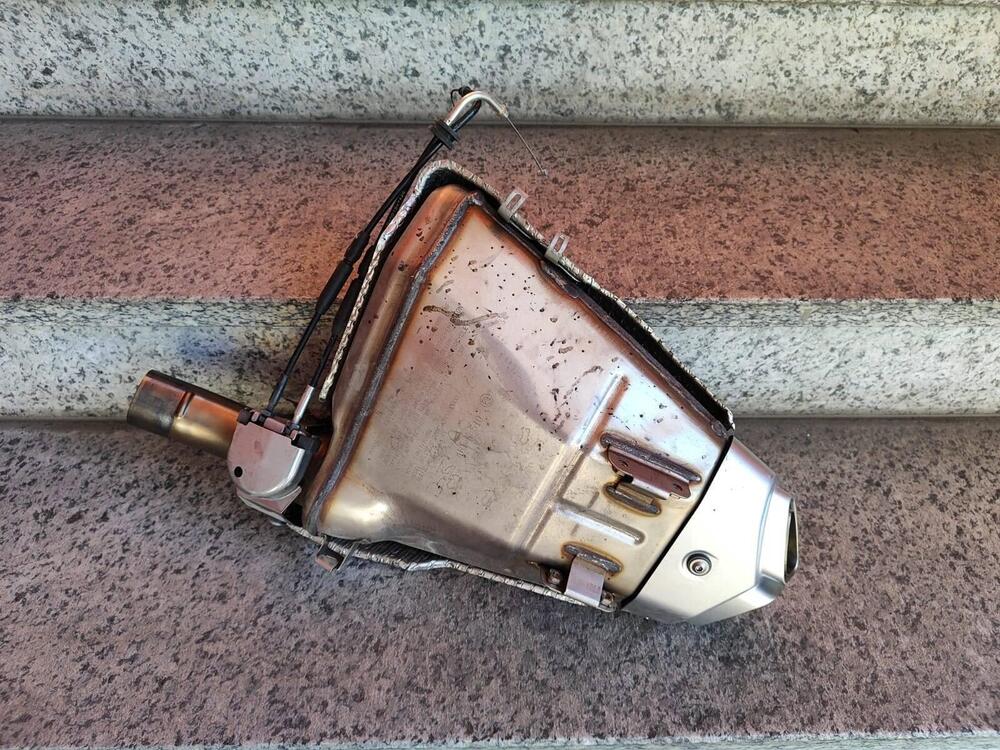 terminale scarico zx6 r 2007/2008 nuova mai montat Kawasaki (4)