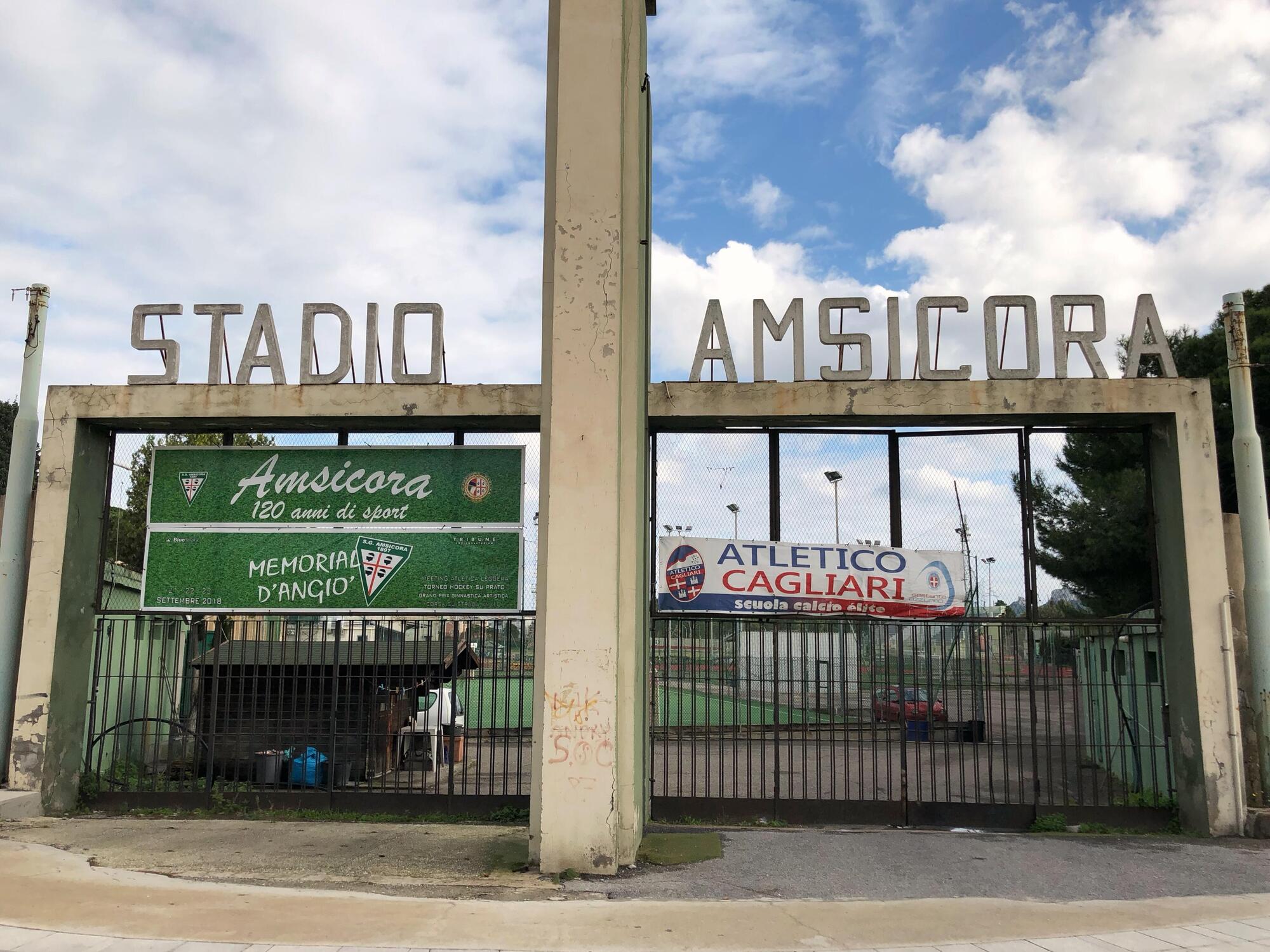 Lo stadio Amsicora di Cagliari 