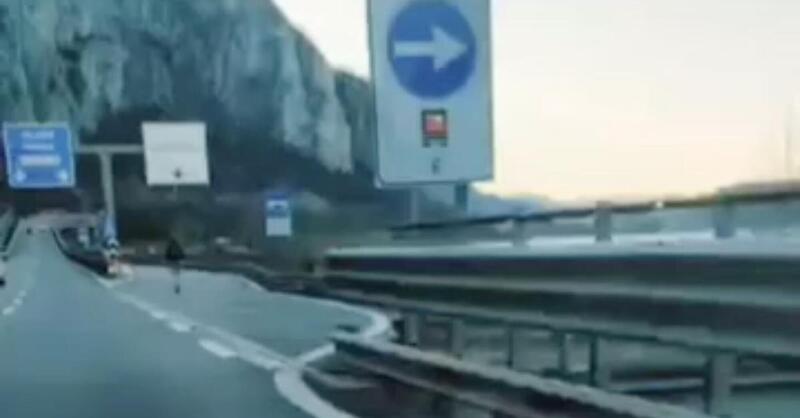 Lecco: in Superstrada con il monopattino