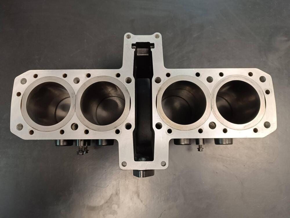Cilindri e pistoni GPz600r Kawasaki (2)