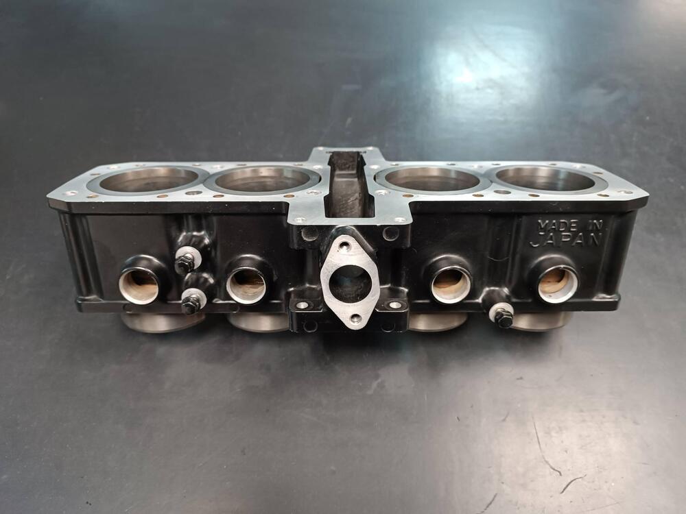Cilindri e pistoni GPz600r Kawasaki (3)