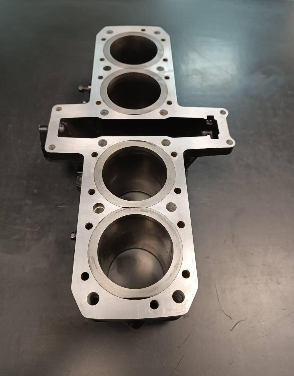 Cilindri e pistoni GPz600r Kawasaki (5)