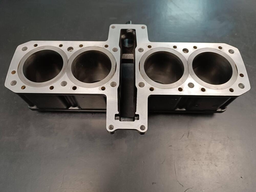 Cilindri e pistoni GPz600r Kawasaki (6)