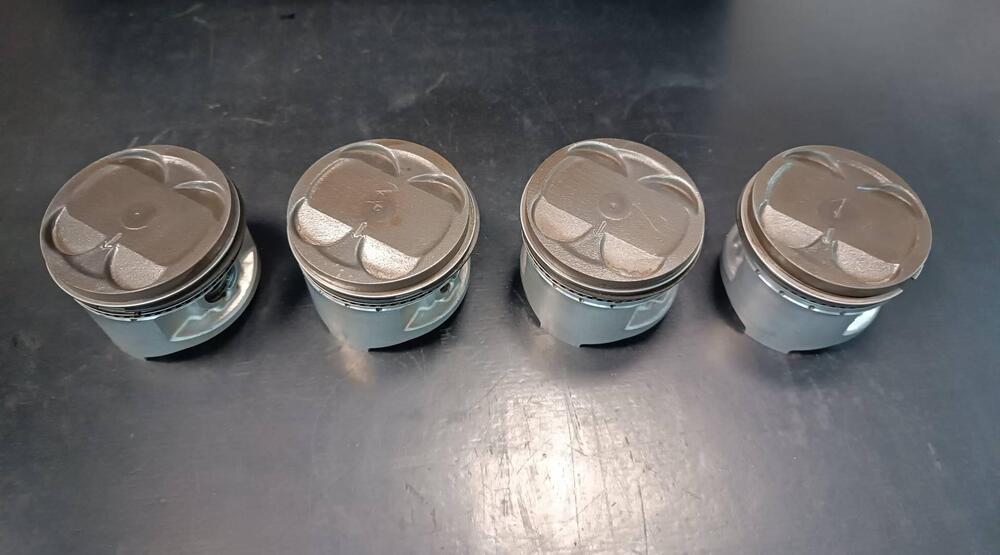 Cilindri e pistoni GPz600r Kawasaki (10)