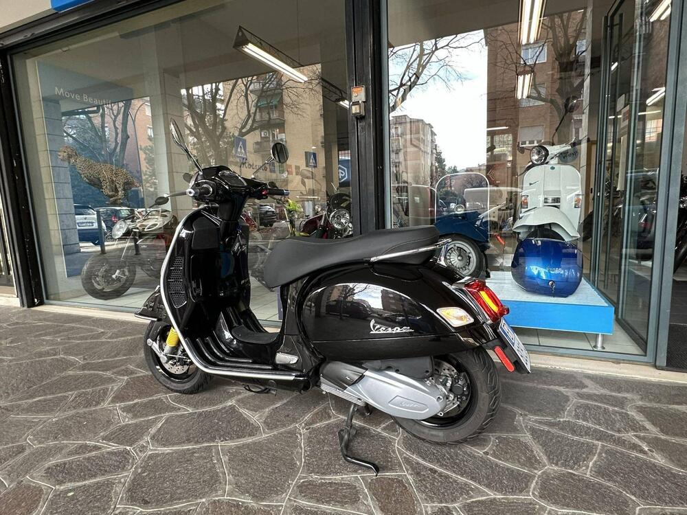 Vespa GTS 300 Supertech Hpe (2021 - 22) (3)