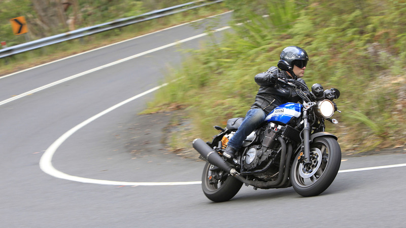 Yamaha XJR 1300 e XJR 1300 Racer 2015