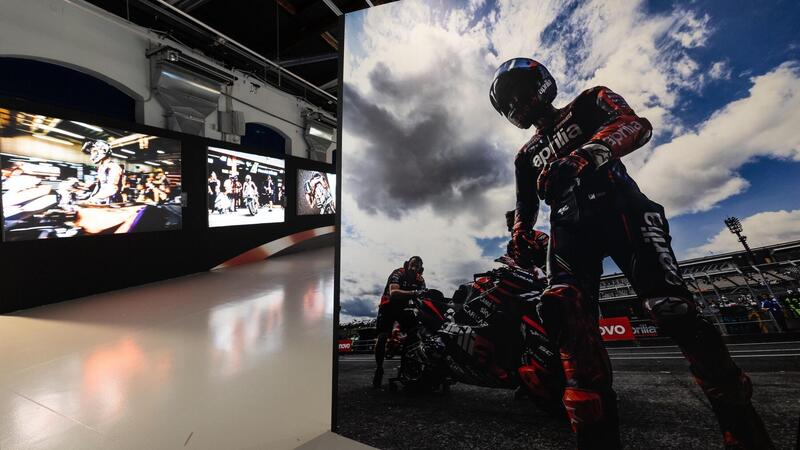 MotoGP 2024. Le Aprilia MotoGP viste da oriente: una mostra fotografica al Museo Piaggio di Pontedera