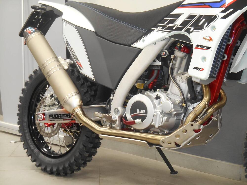 AJP PR7 650 Adventure (2021 - 24) (11)