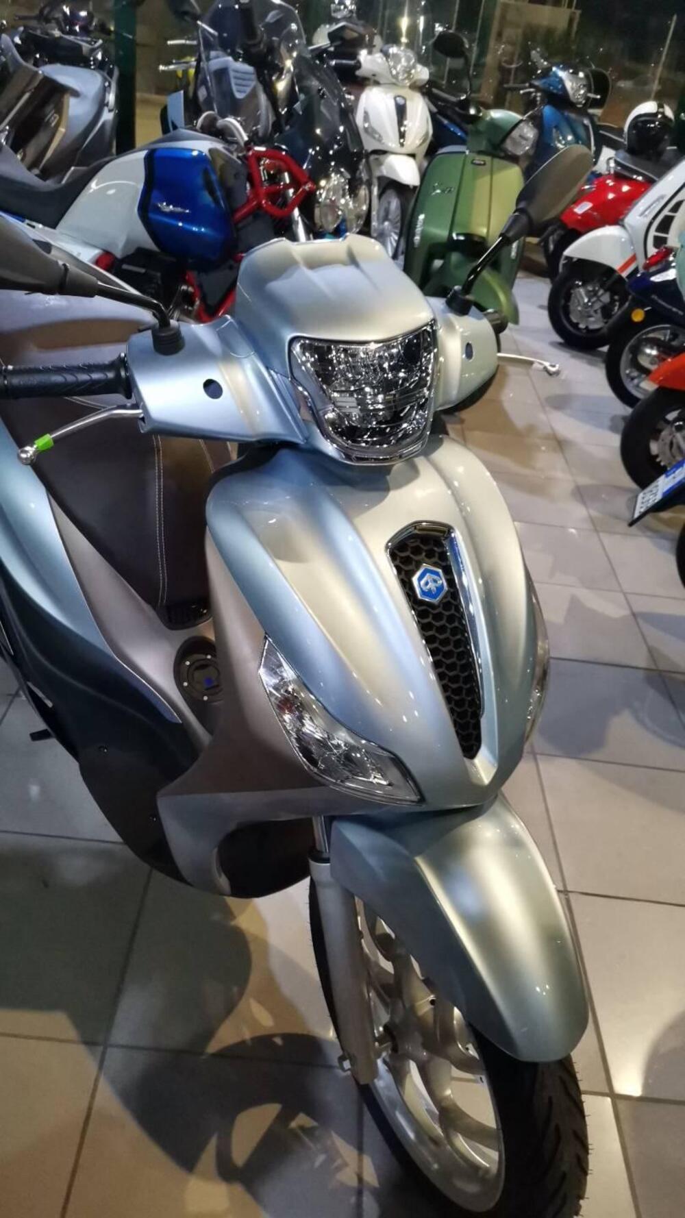 Piaggio Medley 125 ABS (2021 - 24) (4)