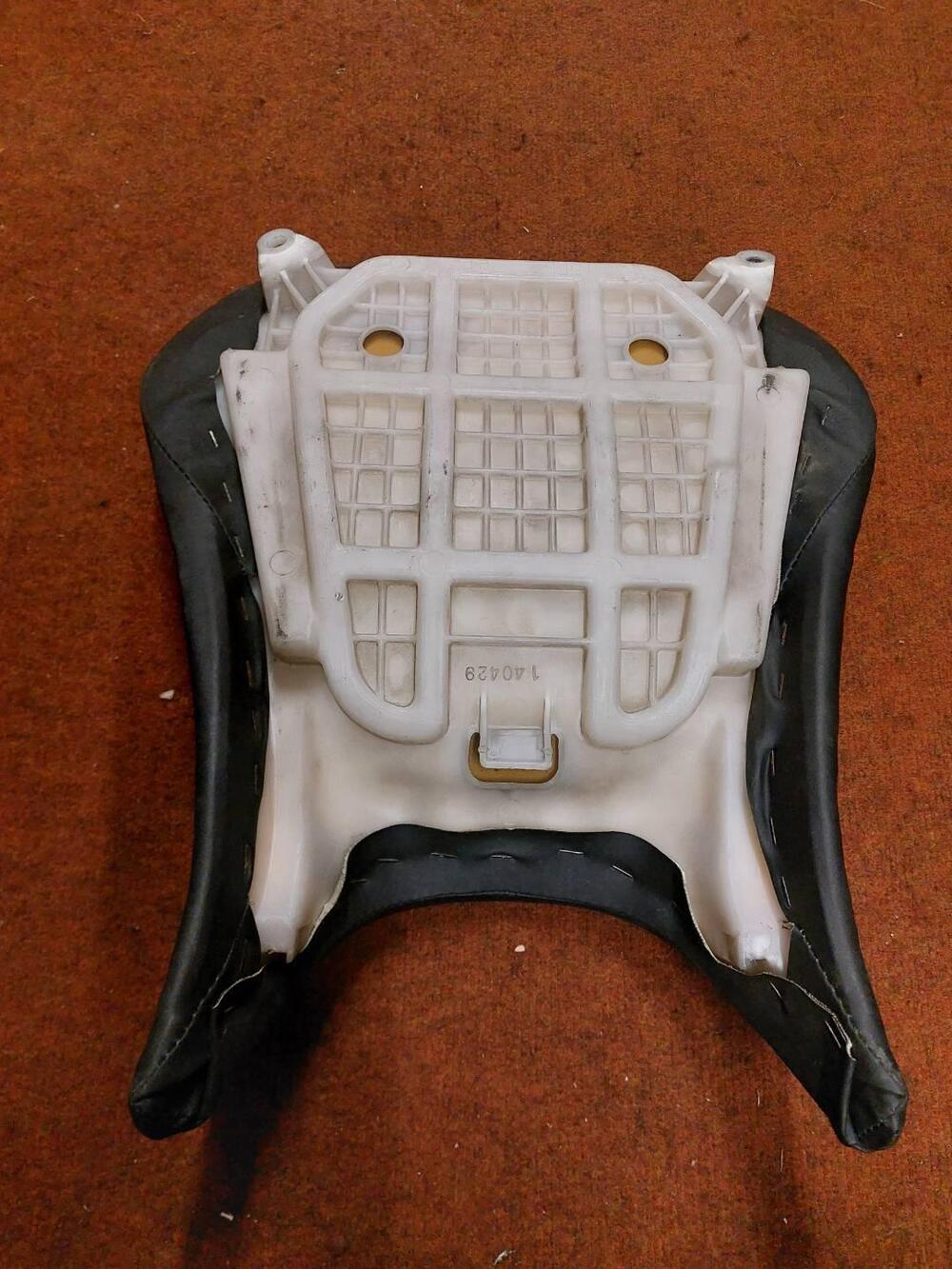 SELLA YAMAHA R6 DAL 98 AL 2002 (3)