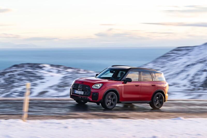 Mini, arriva la Countryman S All4 John Cooper Works