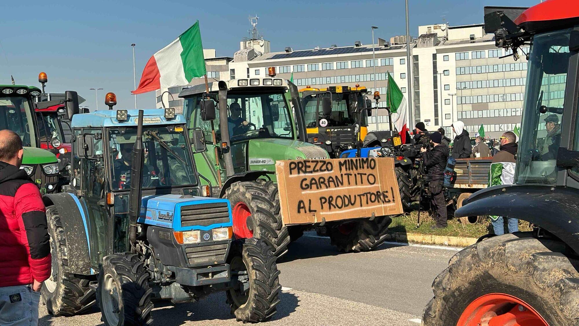 proteste agricoltori italiani