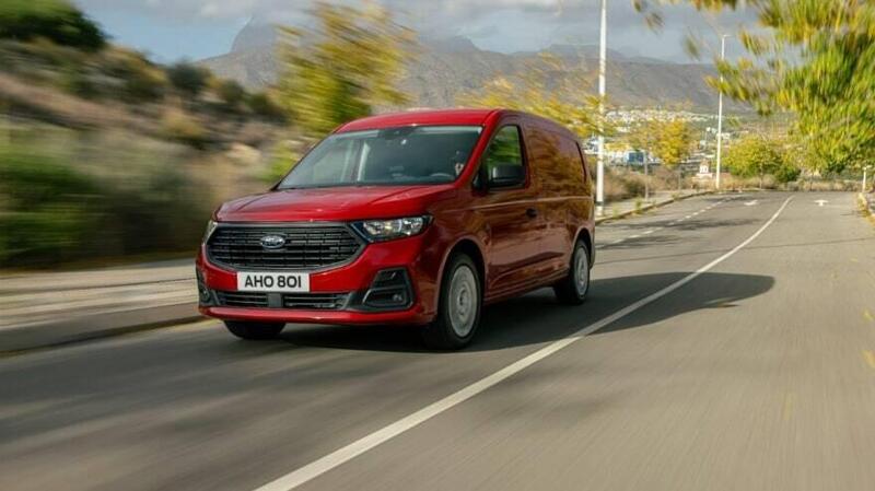 Ford Transit Connect: al lavoro con trasporto, tutto ibrido ricaricabile