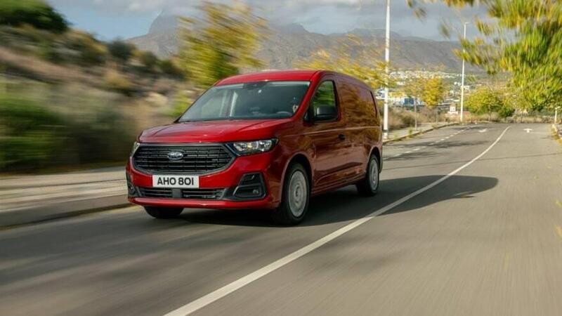 Ford Transit Connect: al lavoro con trasporto, tutto ibrido ricaricabile