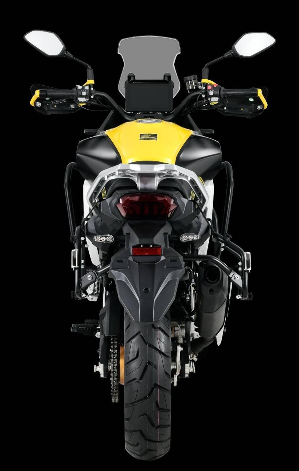 QJ Motor SVT 650 X (2025) (9)