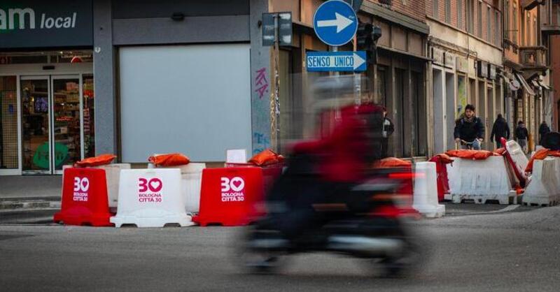 Bologna, rallentare a 30 km/h funziona veramente? I dati dopo due settimane di Citt&agrave; 30