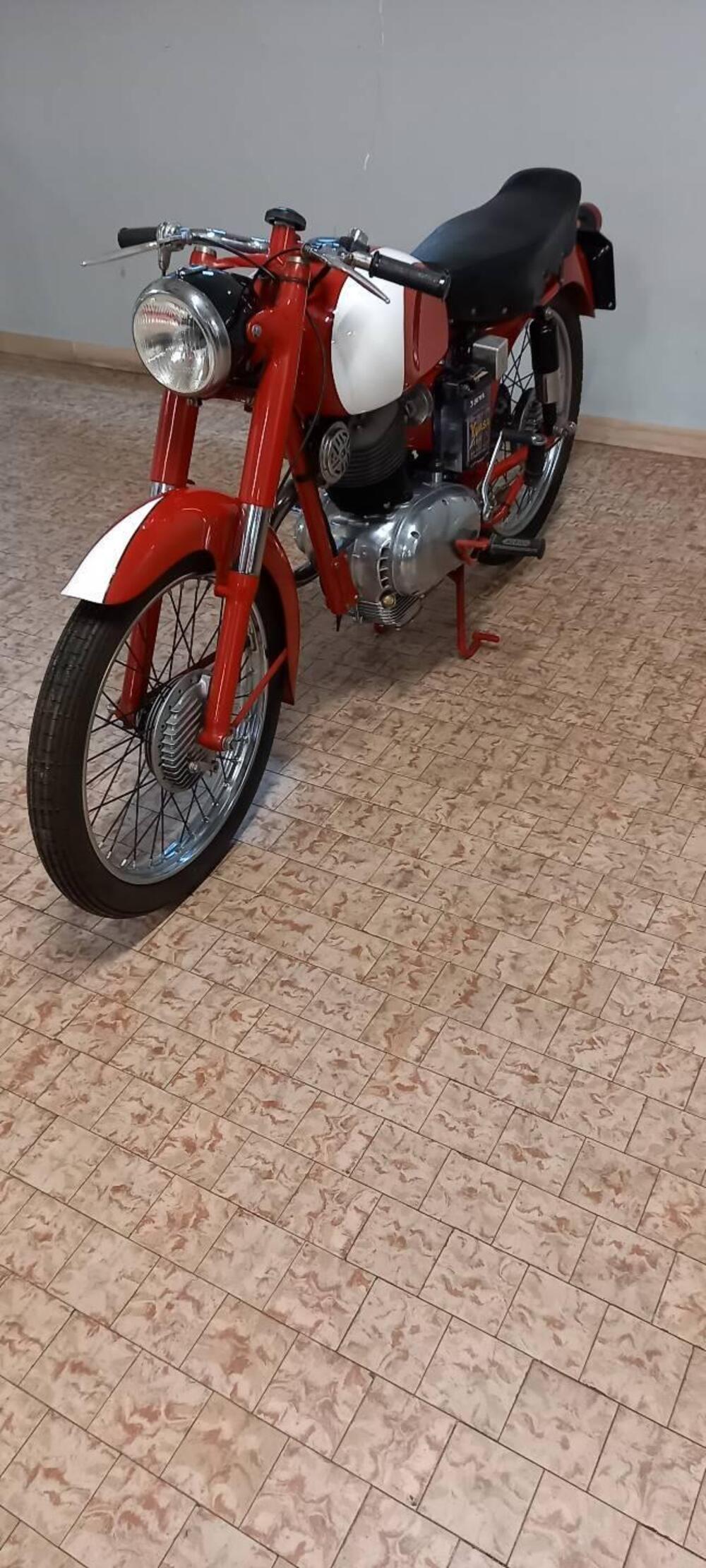 Moto Morini 175  TURISMO (7)