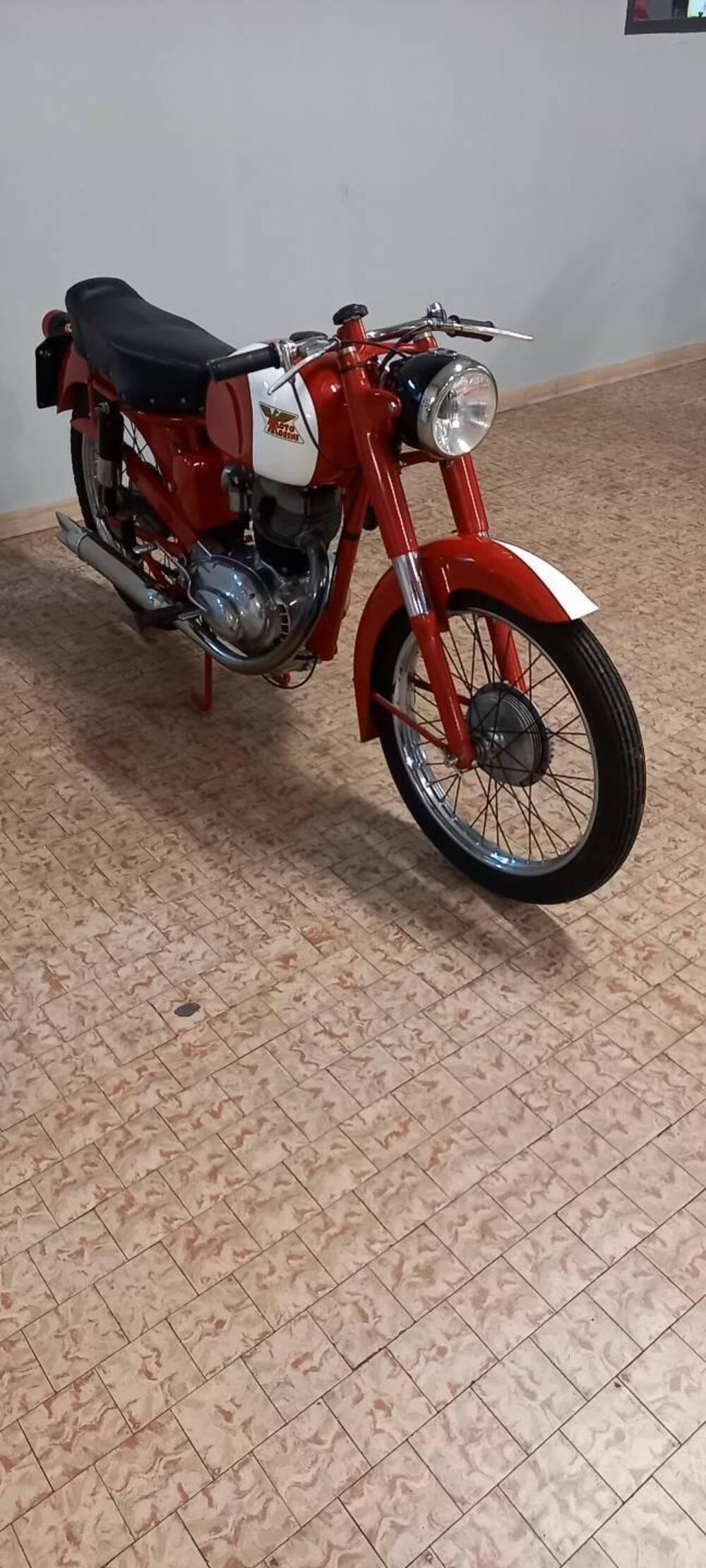 Moto Morini 175  TURISMO (8)