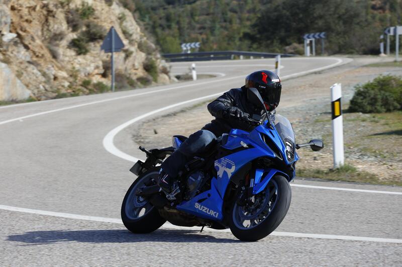 Suzuki GSX8R la prova della nuova sportiva stradale [VIDEO e GALLERY]