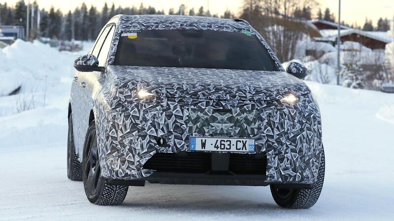 Peugeot 5008, arriva la nuova generazione nel 2024 [Foto Spia]