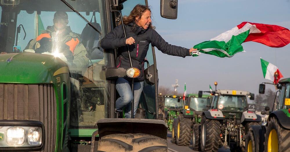 Sapete perch&eacute; gli agricoltori protestano con le bandiere dell&#039;Italia e non quelle delle associazioni di categoria? &quot;La Coldiretti diceva che...&quot;