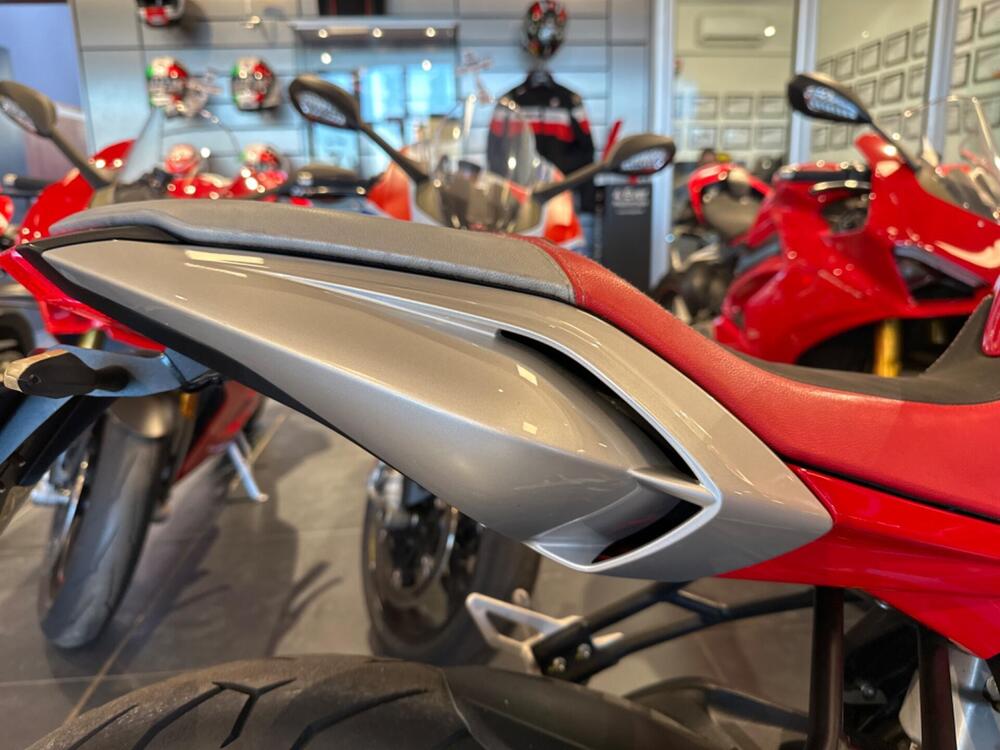MV Agusta Brutale 675 (2011 - 15) (15)