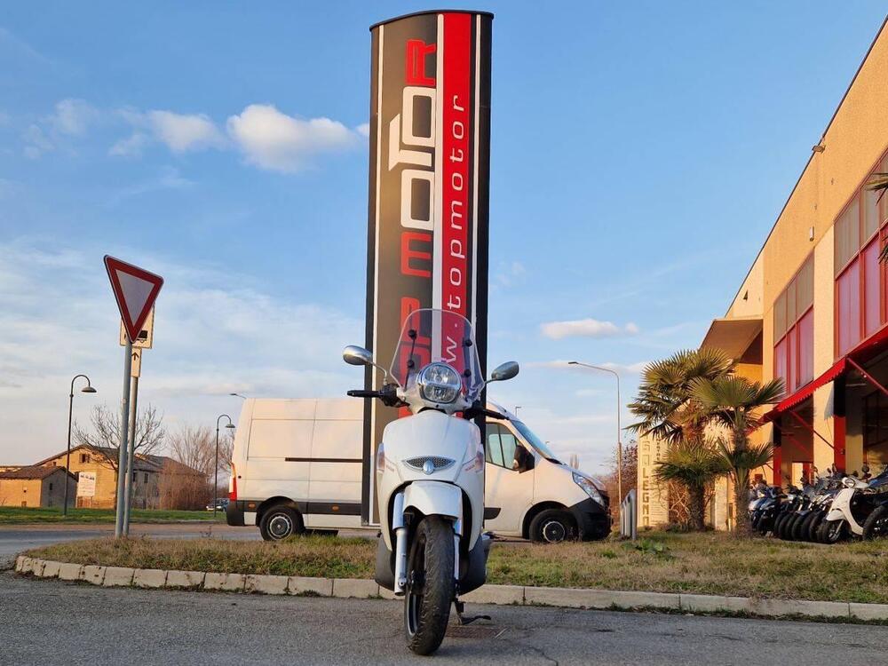 Aprilia Scarabeo 300 Special (2009 - 13) (2)