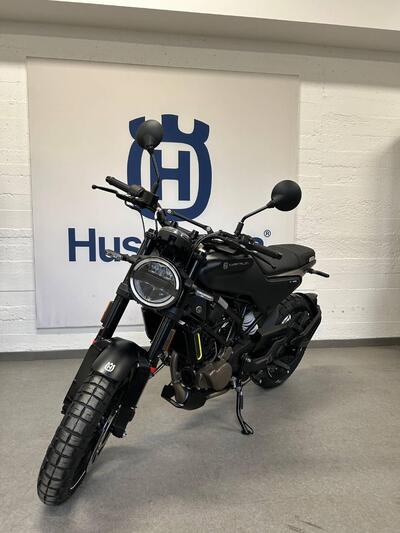Husqvarna Svartpilen 401 (2021 - 23) usata