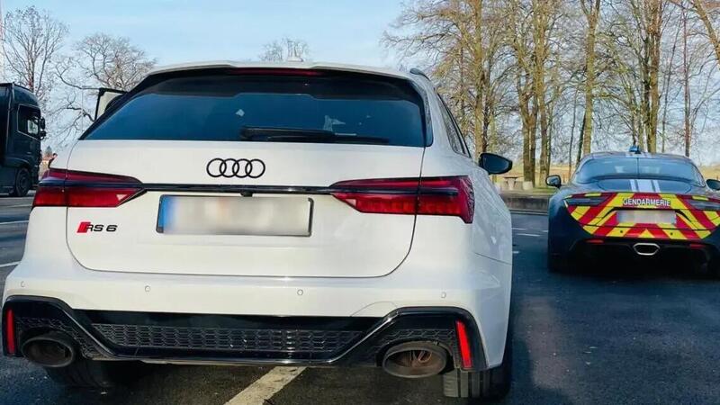 Francia: sfida la Polizia in Alpine con una Audi RS6 a 272 km/h... 