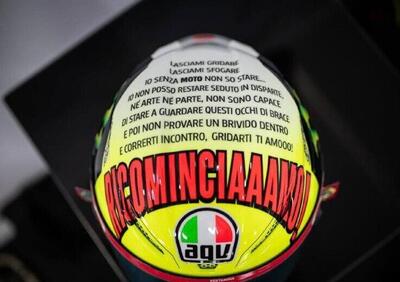 MotoGP 2024, Bezzecchi e il suo casco dedicato ai test di Sepang: sopra c'è una canzone [VIDEO E GALLERY]