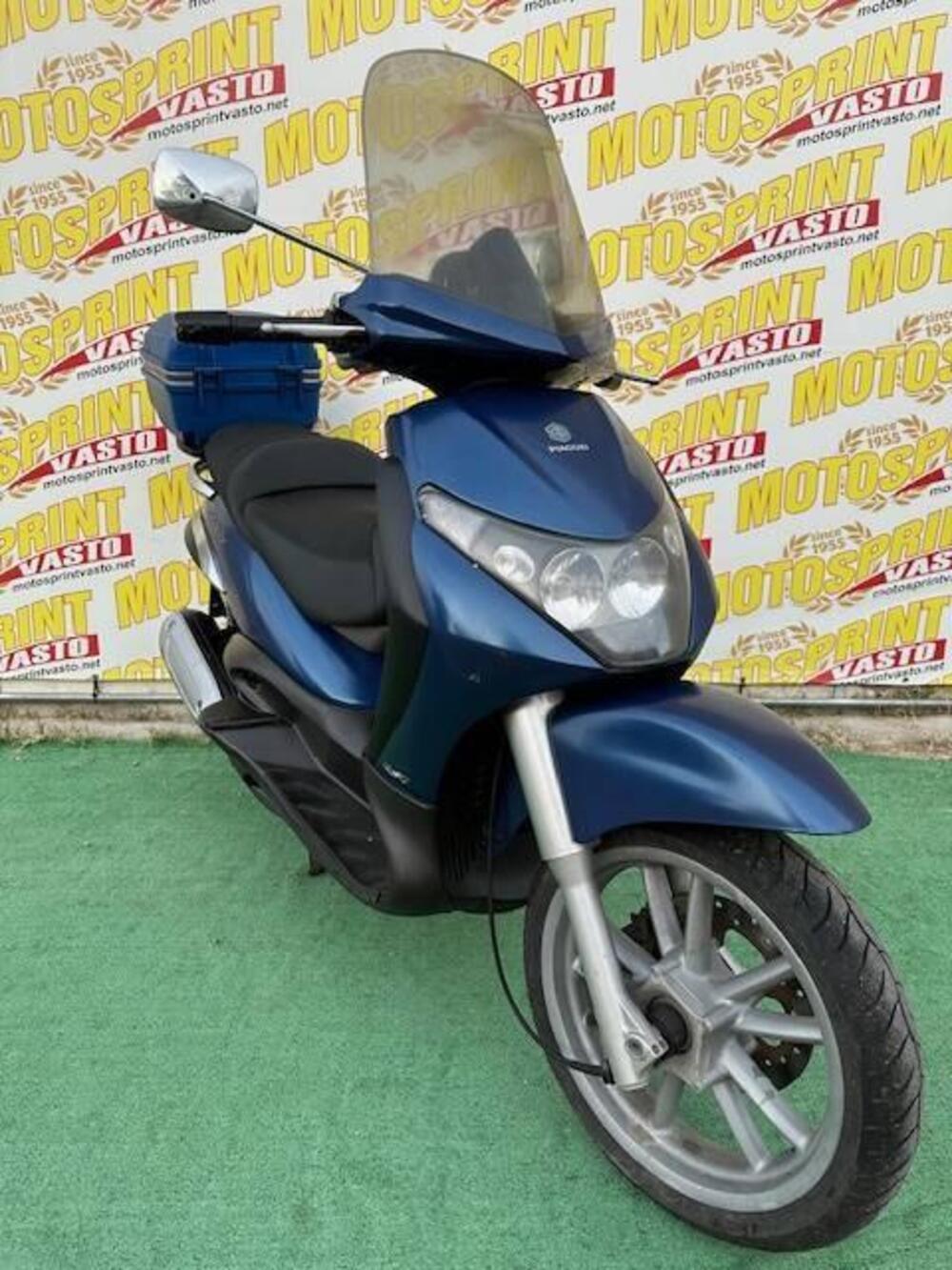 Piaggio Beverly 250 (2004 - 05) (2)