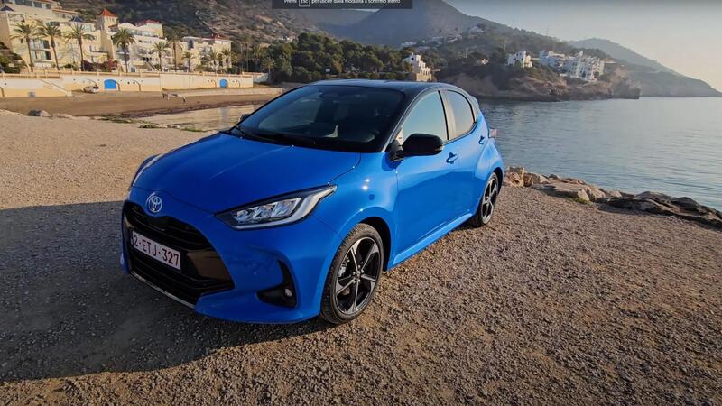 Toyota Yaris arriva a 130 CV ibridi e migliora in tutto [VIDEO]