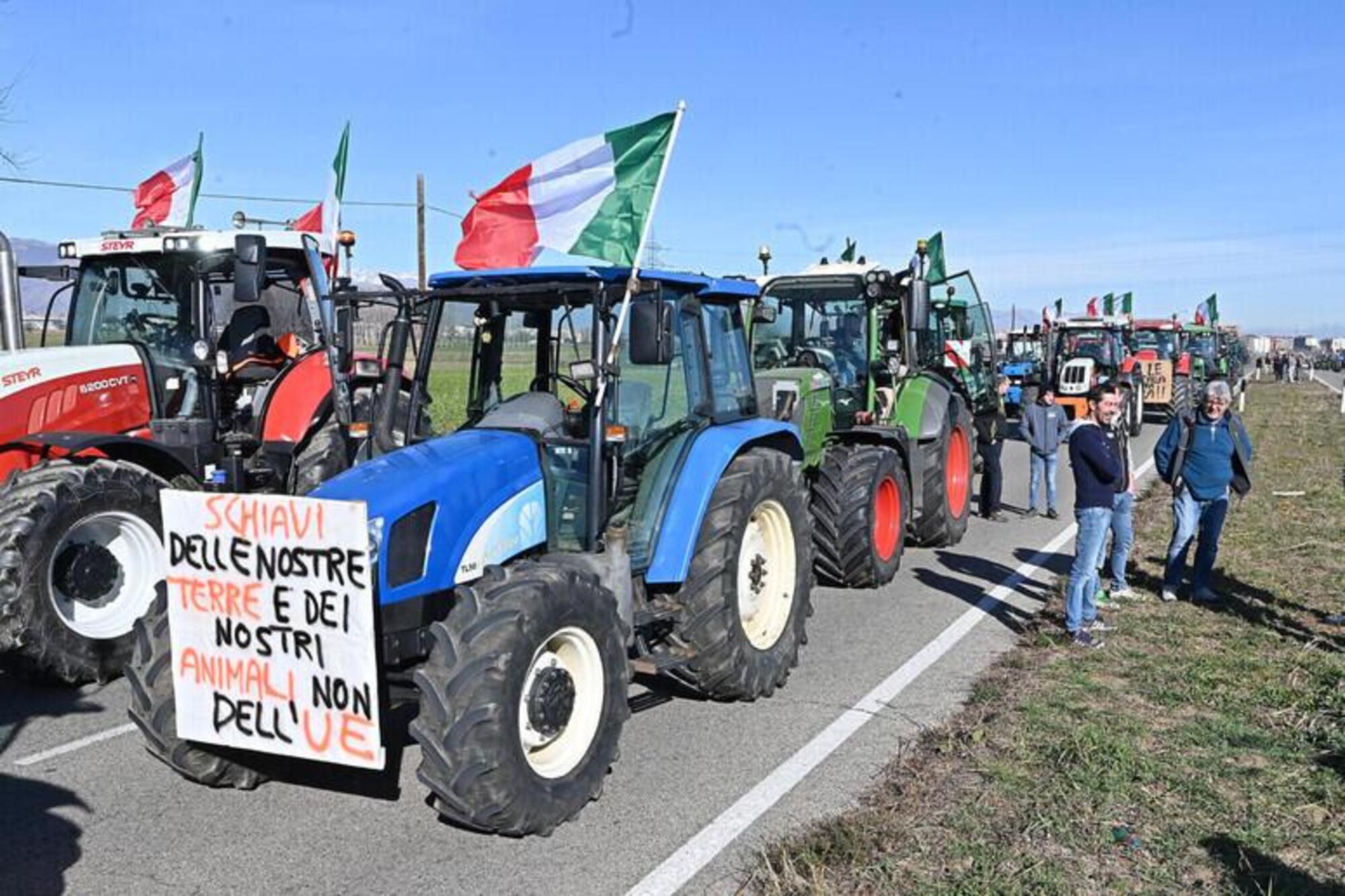 La protesta dei trattori punta Sanremo