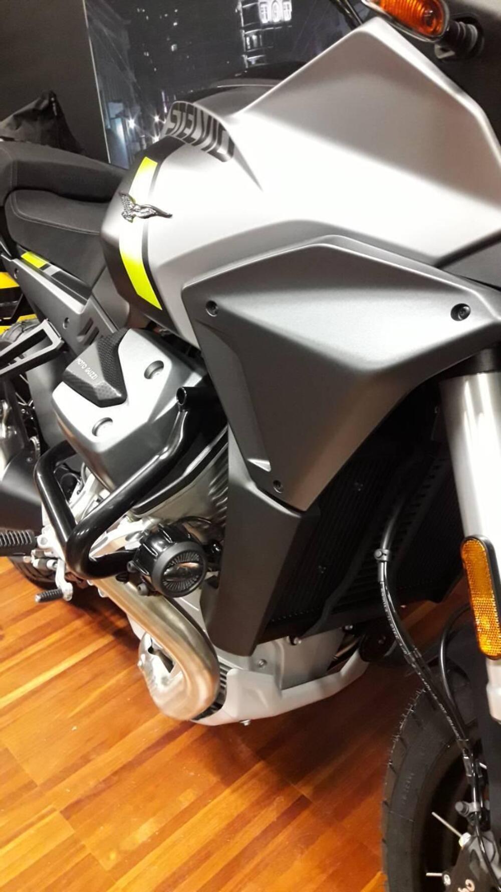 Moto Guzzi Stelvio (2024 - 25) (9)