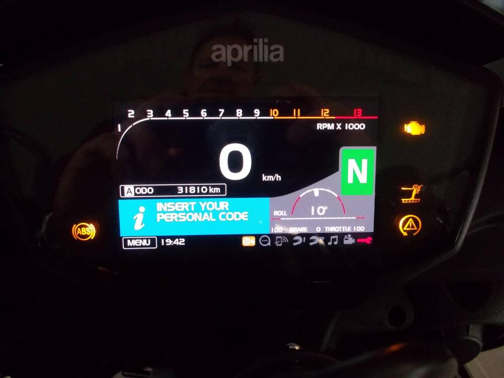 Aprilia Tuono V4 Factory (2019 - 20) (8)