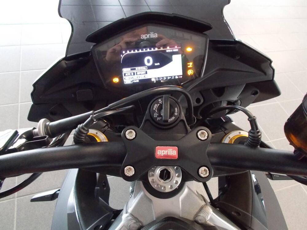 Aprilia Tuono V4 Factory (2019 - 20) (9)