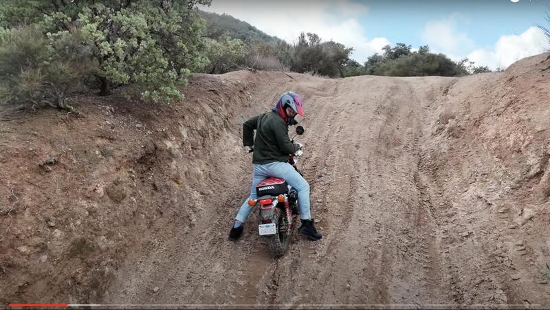 Cosa succede se vai in off road con una Honda Monkey di serie? Pi&ugrave; o meno questo... [VIDEO]